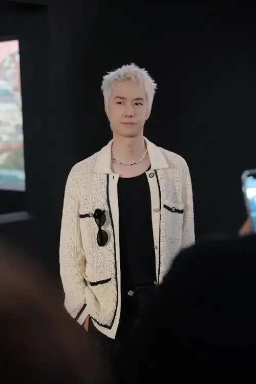 王一博 香奈儿##王一博巴黎时装周