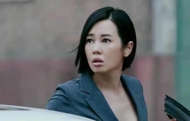 10年拿了8个影后,与导演王全安同居12年,余男为何输给了张雨绮