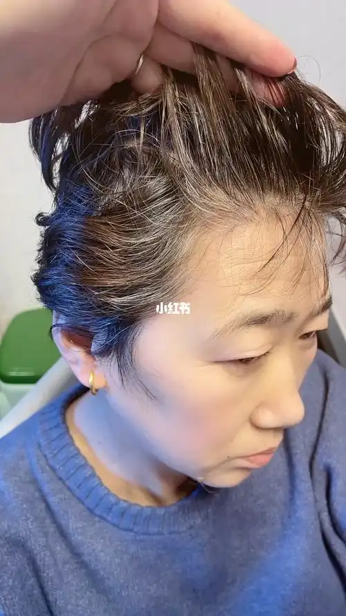 适合女性白头发的发型_百科-8s新商盟