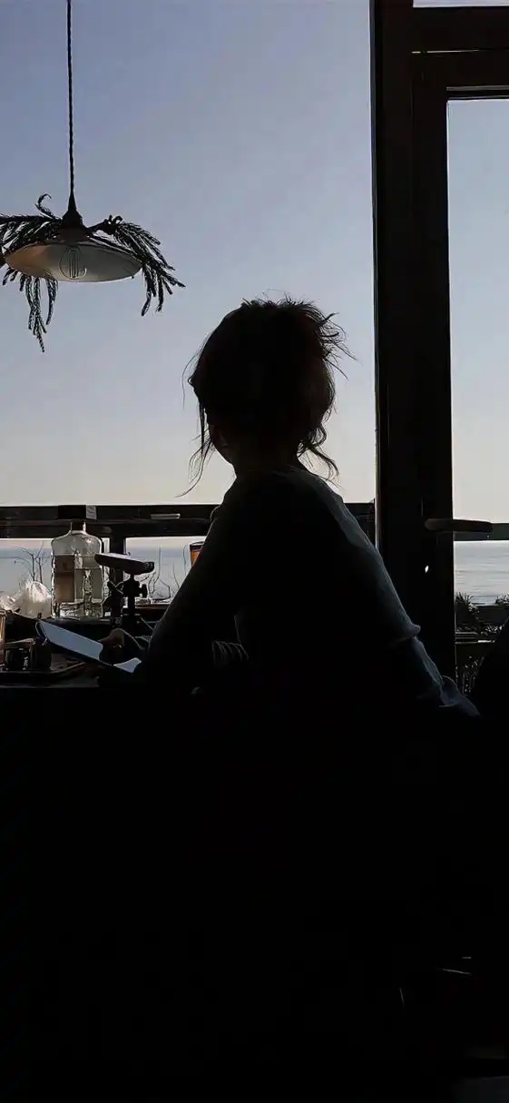 背影锁屏壁纸|美女背影壁纸