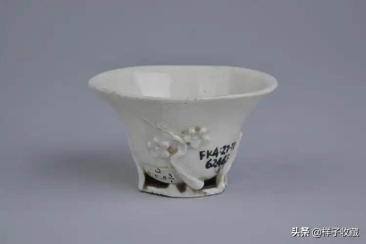 冰清玉洁如梅花的德化窑白瓷梅花杯