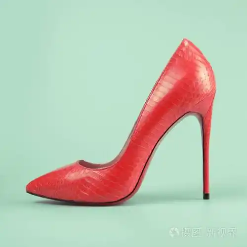 红色高跟鞋