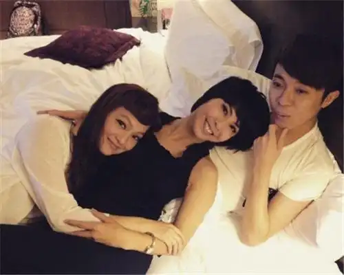 图吴青峰女友是张韶涵吗二人床照遭好友曝光