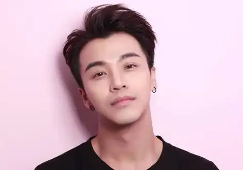 男生一九分偏分短发发型