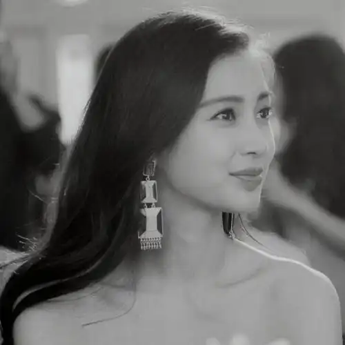 杨颖(angelababy)/爱豆头像/拿图扣1/自截滤/感谢收藏