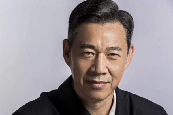 大陆六十岁以上的男明星照片和名字