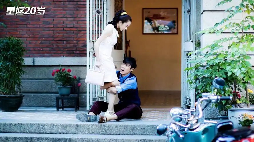 胡冰卿韩东君《重返20岁》剧照图片壁纸