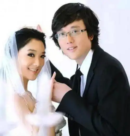 "他就是说我结婚了,以后有人疼了,他替我开心.