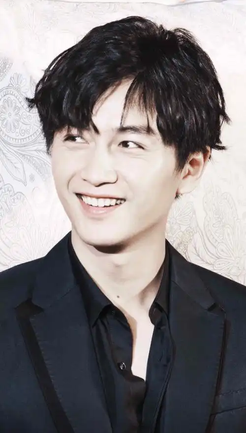 笑起来超级治愈的男明星:陈晓眼里盛满星辰大海,肖战似冬日暖阳_王一