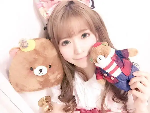 女神yurisa短发造型曝光 超高颜值闪瞎宅男