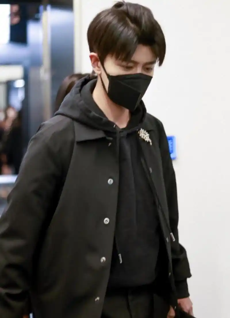 果然只要人长得帅,什么发型都好看~ #任嘉伦