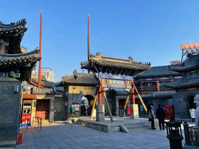 天后宫的灵验是老天津人都知道的,因为大年初一要走亲访友,这几年每年