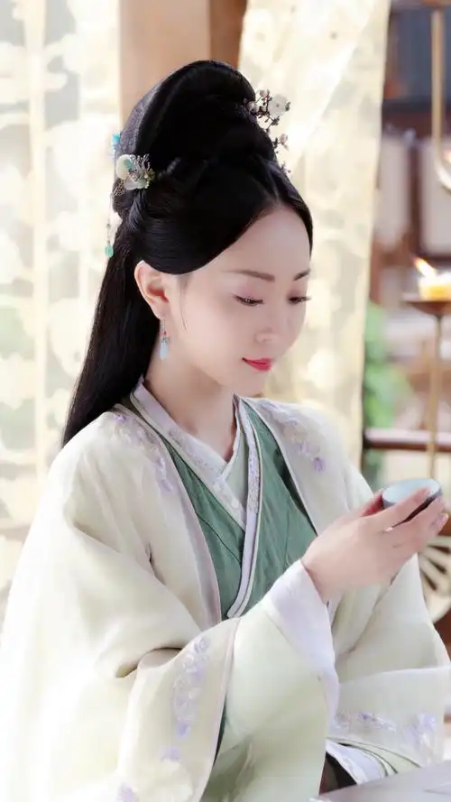 艳骨 赵如是 孙歌璐