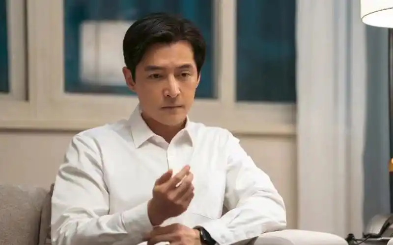 胡歌社交媒体晒女儿日常,称收到熟睡照片很感动,谈及参加节目有私心