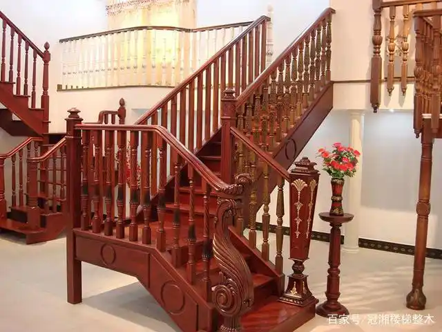 复式实木楼梯扶手选什么款式好?看完本文你就懂了