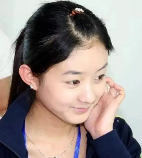 最敬佩赵丽颖的淳朴,这么多年过去依旧没变,还是那么可爱