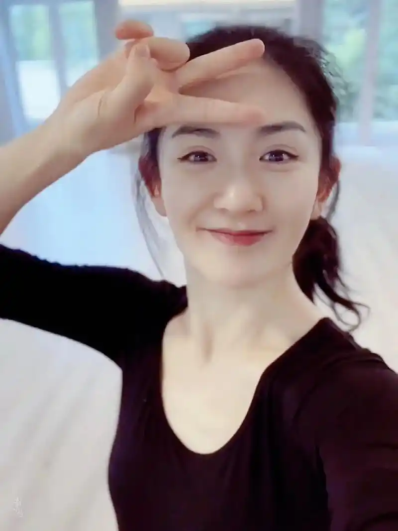 她真的是三个孩子的妈妈嘛?#谢娜 - 抖音