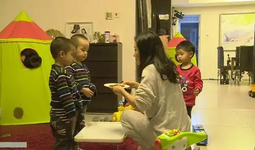 二胎时代首播被赞二孩家庭百科全书