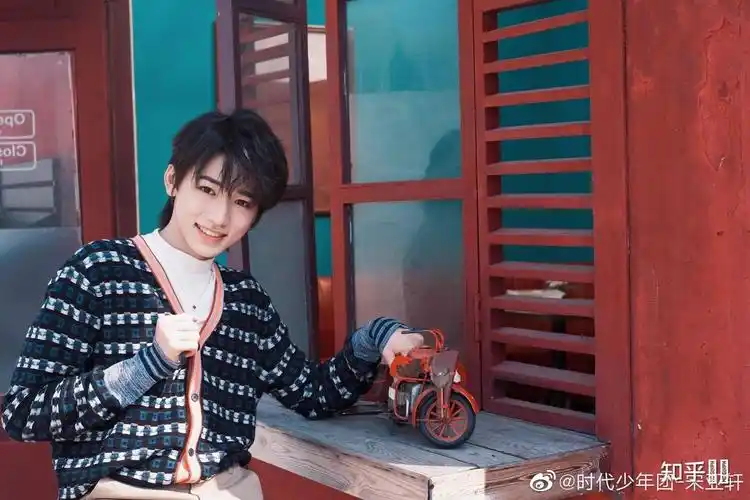 有哪些时代少年团宋亚轩的壁纸或头像吗? - 知乎