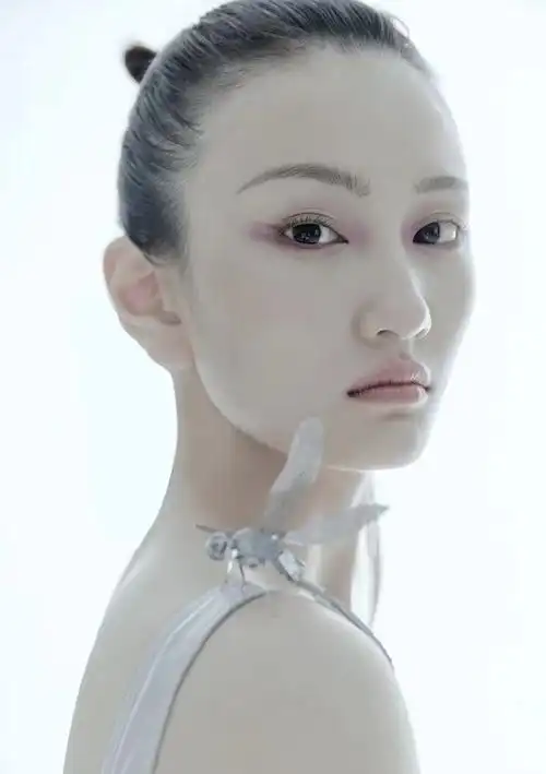 郭凯若都十分兴奋,她幻想着有朝一日能在模特界闯出一条属于自己的路