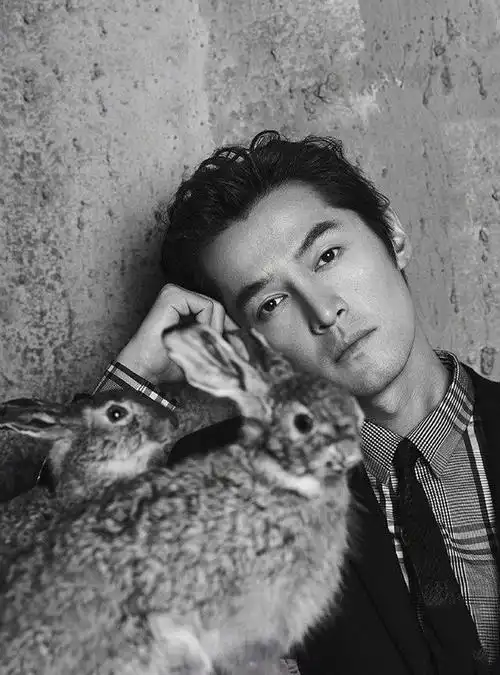 怀念老干部胡歌演的电视剧,最近剧荒,搜集了胡歌的照片回味下