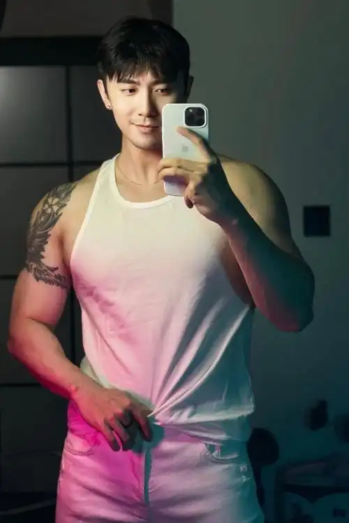 东北汉子吉林长春健身肌肉帅哥男模小哥莫纶