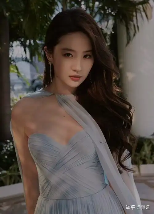 从开始看那会儿就一直很美,一直到现在.近日收到一组刘亦菲新照曝