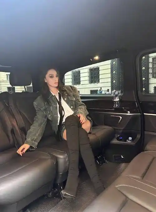 张馨予霸气侧漏,冷酷飒帅无人能敌!网友:女神降临,凡人退散!