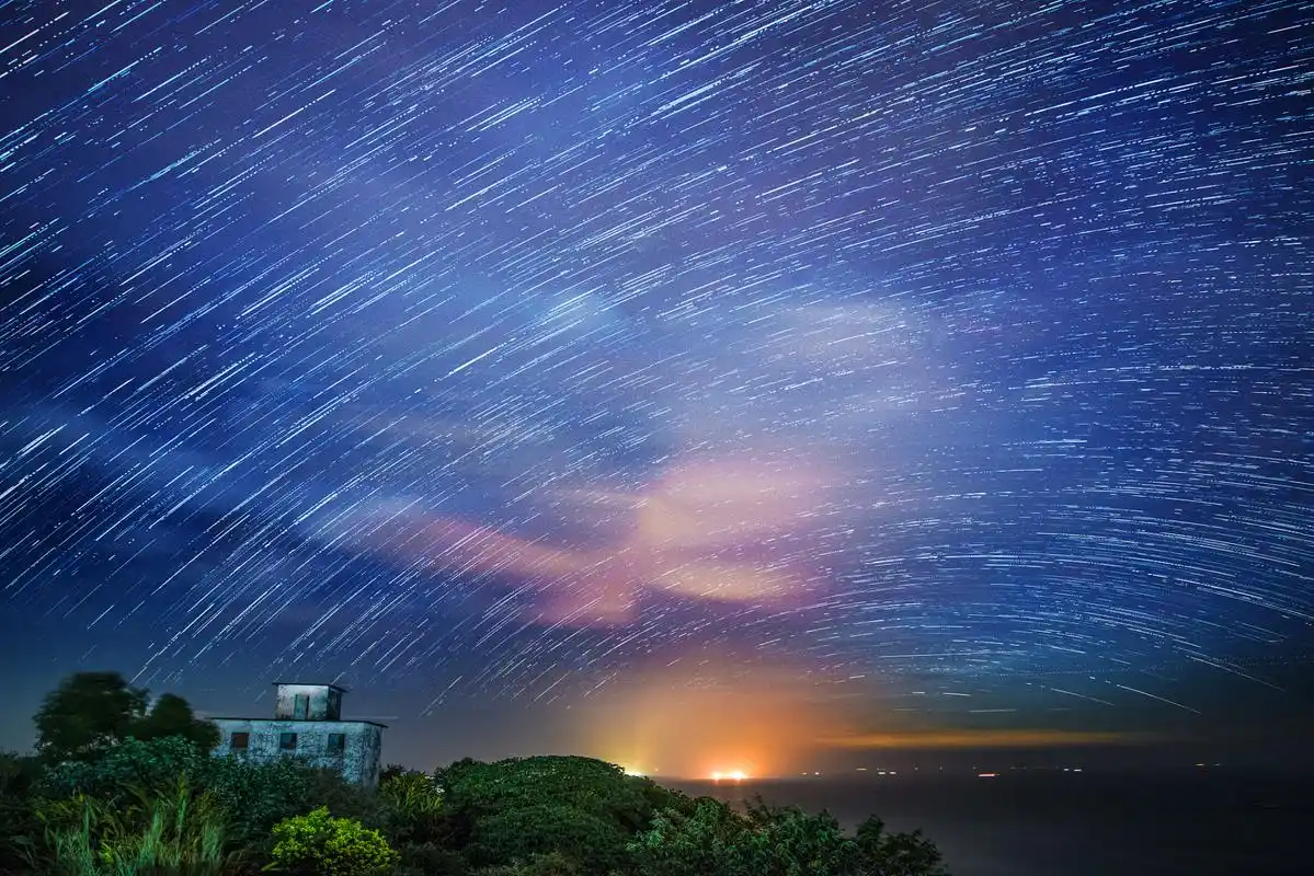 经典语录#  关于星河的极致浪漫唯美短句 1,赠予 你满眼星辰,从此