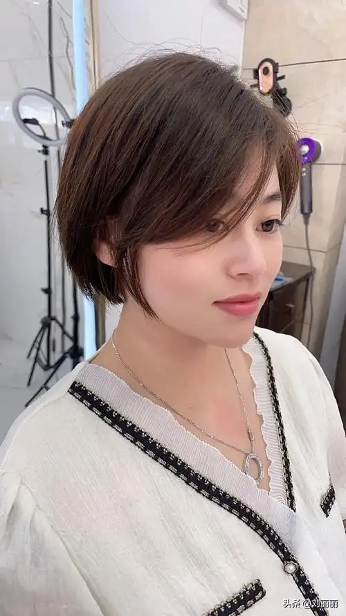 今年流行什么发型 今年流行什么发型颜色-大连之家