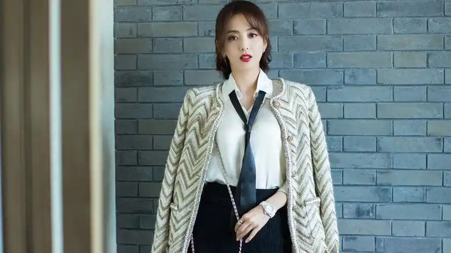 明星佟丽娅明星风尚壁纸4