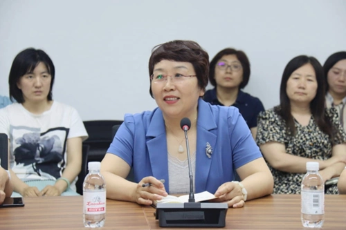 副校长张玲玲宣布学院新一届党政负责人任职决定