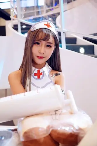 情趣美女修长美腿大胆护士装诱惑美女图片