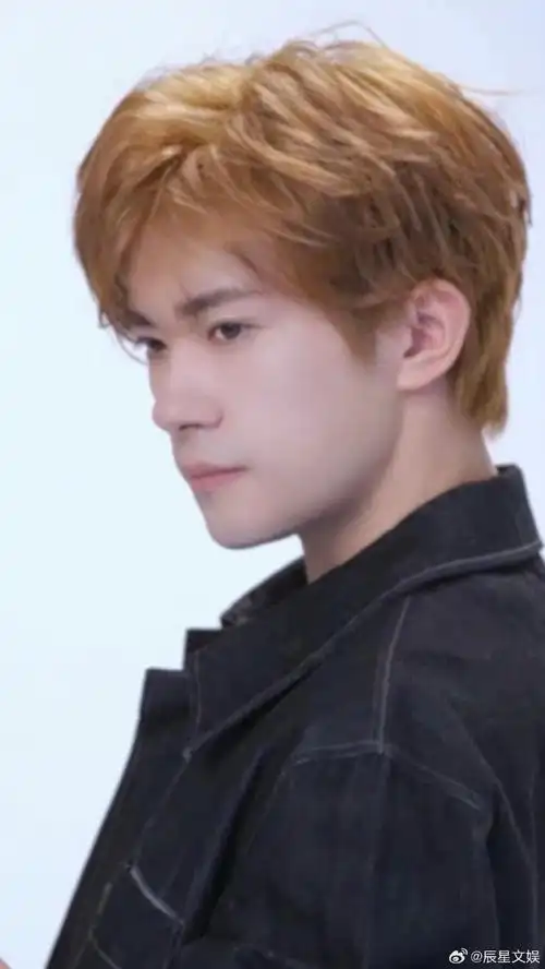 易烊千玺30秒循环切换##易烊千玺发色好显白