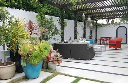 私人别墅创意庭院灯图片