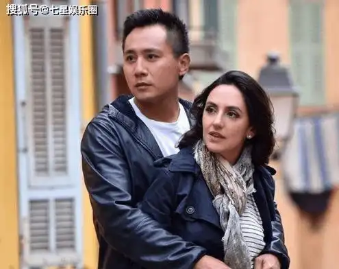 刘烨老婆带儿女出游,诺一又黑又壮,霓娜神似baby,美貌动人