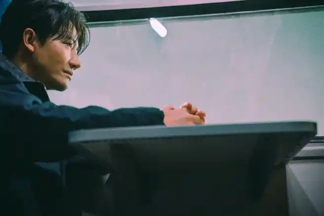 黄轩超话#黄轩电影莫斯科行动#文艺只是表象,疯批才是底色07反派已