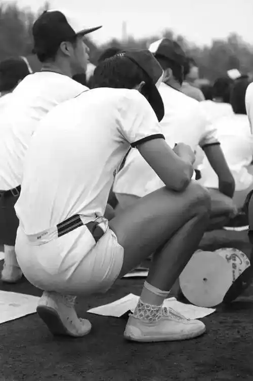 八十年代中学生老照片,重回正在成长的青春._女生_游泳_中学校园