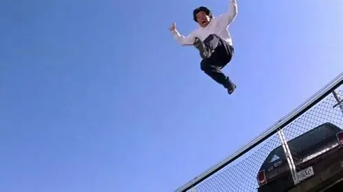 成龙在《红番区》里的天台一跳真的没用替身?_香港电影吧_百度贴吧