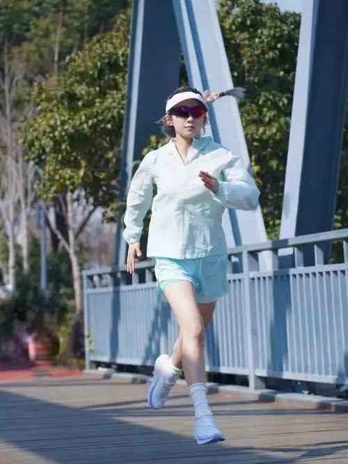 春天来了可以开始户外跑步了69