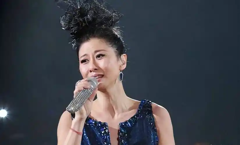 费翔:被母亲逼着和叶倩文分手,从此我一生未娶,她一生未孕!