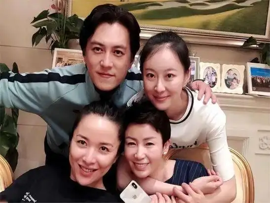 靳东:我这辈子最幸运的事情,就是娶了二婚的李佳当老婆!