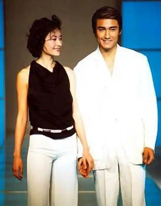 胡兵老婆包海青个人资料美照包海青为什么出家