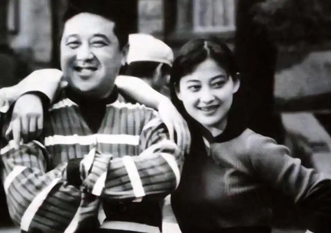 彼时在业内已有名气的叶大鹰在一次选角中见到了梅婷,于是便邀请其