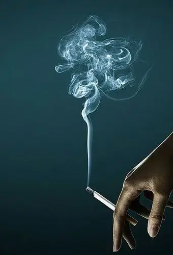 我还是揪住自己不放 狠劲的抽狠劲的掐  满地 2 一支烟.