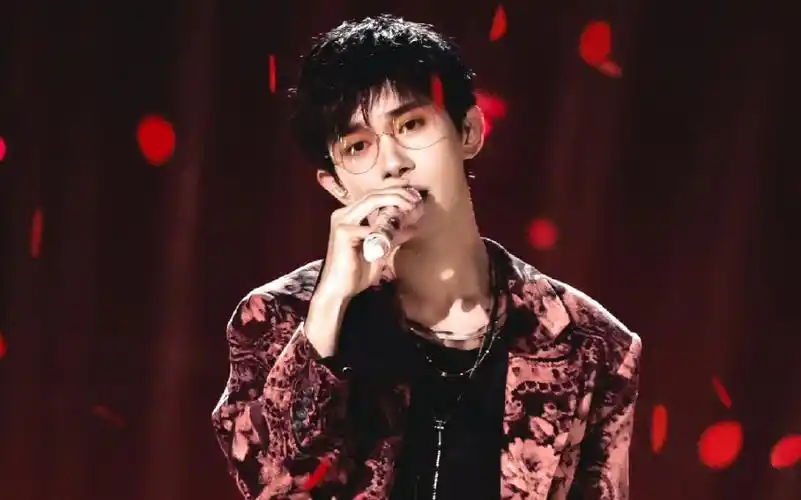 其实,你才是我永不会凋谢的玫瑰…【易烊千玺×羞答答的玫瑰】天猫