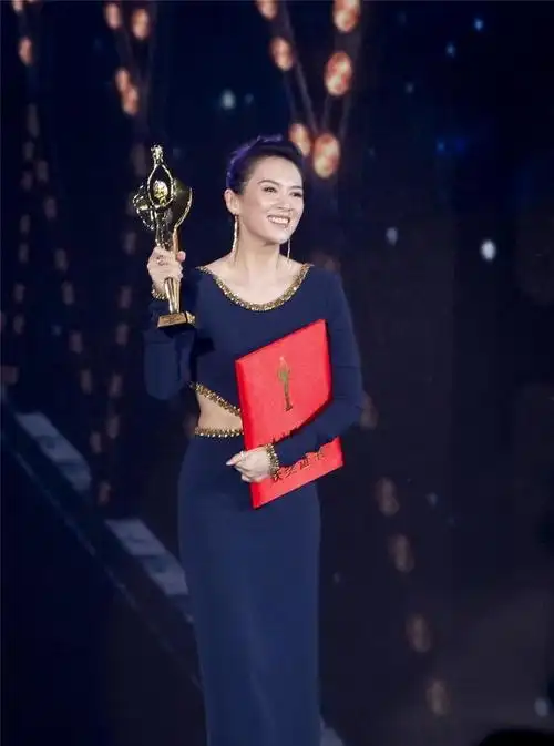 成龙刘德华打头阵,肖战章子怡压轴,今年星光最盛的晚会明晚上演|吴京