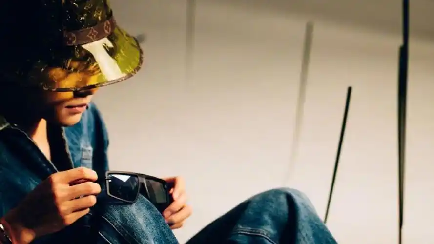 易烊千玺elle五月刊时尚帅气写真,高清壁纸图片,大陆明星-回车桌面