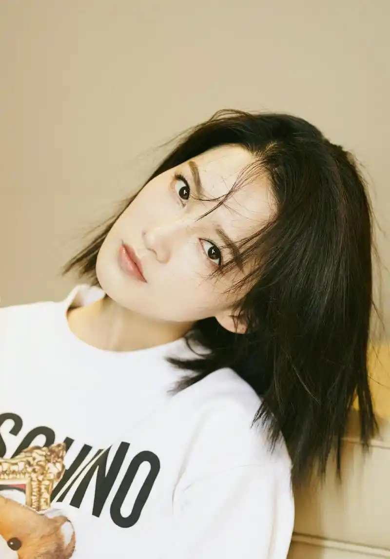 元气少女李沁短发清爽甜美可爱写真