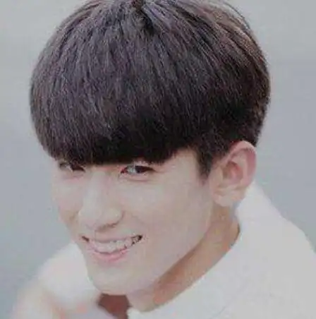 学生锅盖头如何打理好看学生锅盖头超帅发型造型